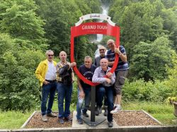 014-gruppenfoto-vor-giessbachfaellen