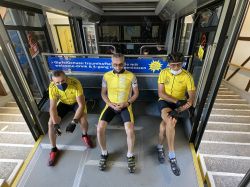 067-heinz-mohn-jimmy-lendenmann-egon-hess-in-standseilbahn-beatenberg